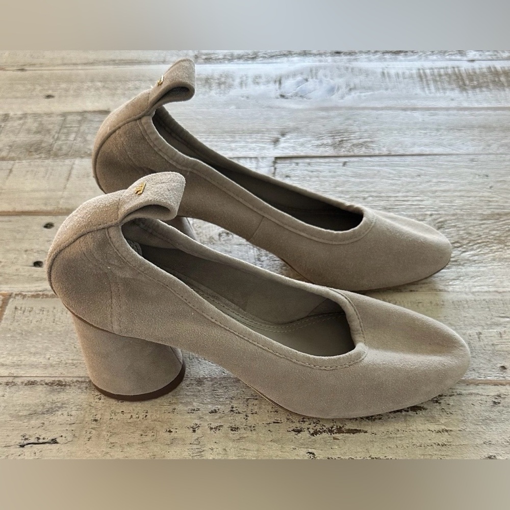 Tory Burch Therese 65MM Suede Pumps in Dust Storm Size US 5.5 $288 EUC - Picture 3 of 11